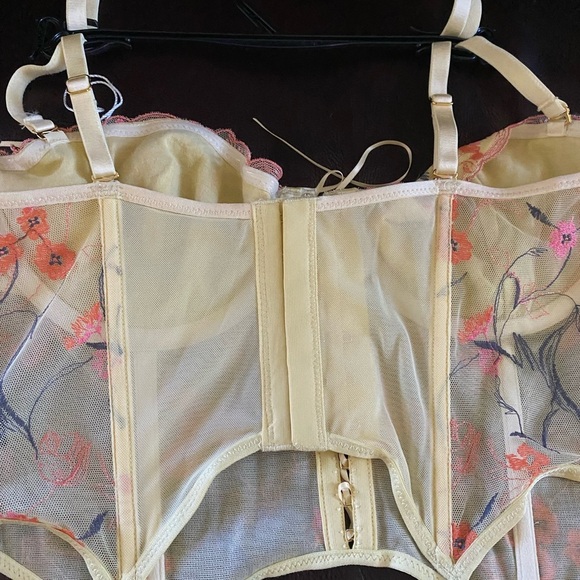 Out From Under Floral Yellow Semi Sheer Mesh Embroidered Coquette Bustier L - Picture 10 of 14